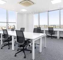 Voll ausgestatteter privater Büroraum für Sie und Ihr Team in Regus Bikini Berlin