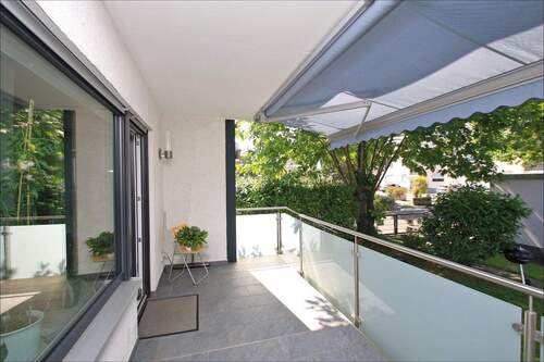 Modernisierte Balkon mit Westausrichtung - 