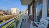 Balkon mit Fernblick zum Deich - 