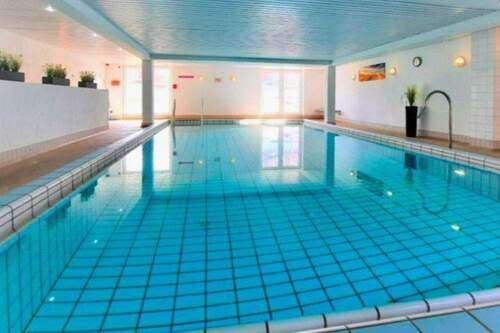Schwimmbad im KG mit Fenstern! - 