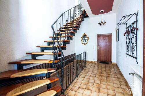 Treppenhaus - Etagenwohnung mit 104,70 m&sup2; in Berlin zum Kaufen