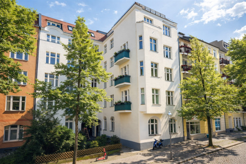 Hausansicht - Etagenwohnung mit 62,80 m&sup2; in Berlin zum Kaufen
