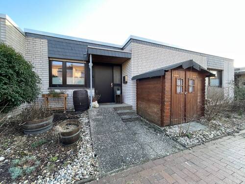 Hausansicht - Bungalow mit 2 Bädern, Garage und Keller in Bothfeld