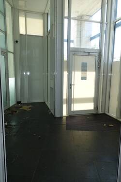 Engangsschleuse - Gewerbeobjekt (Büro, Produktion, Verkauf) zur Miete in Neustrelitz