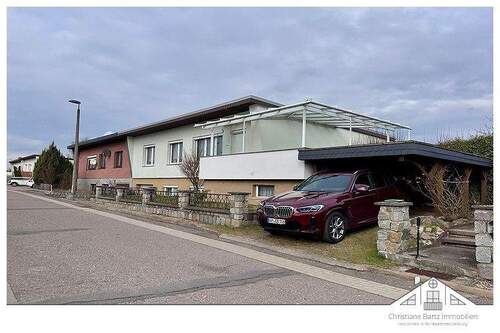 Ansicht Gebäude - Modernisierte Doppelhaushälfte mit Wohnkeller in guter Lage von Neukloster zu verkaufen