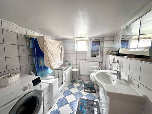 Badezimmer im Kellergeschoss mit WMA - 