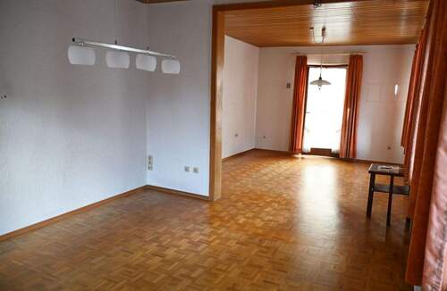 Wohnen EG - Einfamilienhaus mit 143,00 m² in Bad Urach zum Kaufen