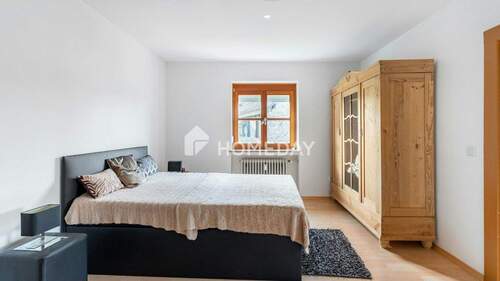 1. OG Schlafzimmer 3 - 