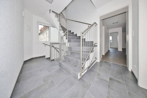 Treppenhaus - Etagenwohnung mit 73,00 m&sup2; in Wilhelmshaven-Neuengroden zum Kaufen