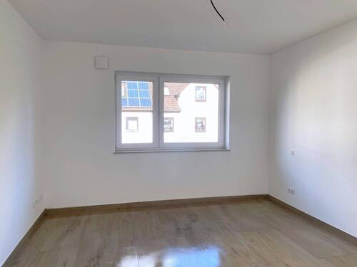 Schlafzimmer - 3 Zimmer Etagenwohnung zur Miete in Montabaur