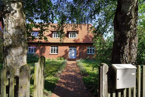 Haus 19 - 9 Zimmer Mehrfamilienhaus, Wohnhaus zum Kaufen in Gusborn