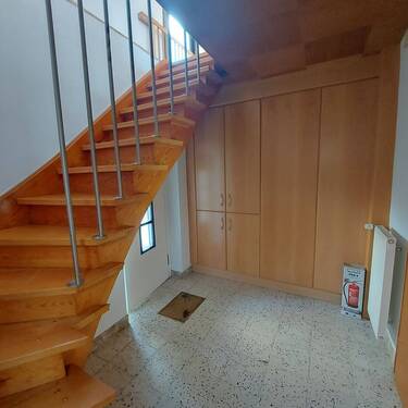 Diele mit Treppe in OG - 
