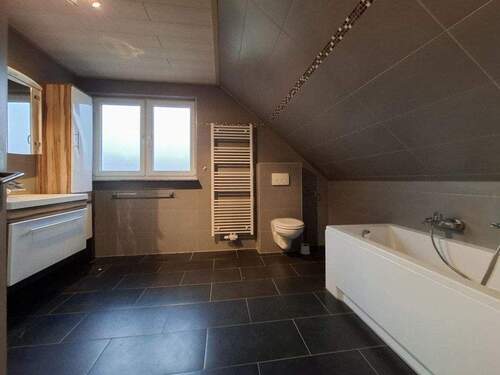 Wannenbereich Bad Dachgeschoss - 