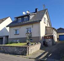 Modernisierungswürdiges Ein-Zweifamilienhaus für die große Familie - für jedes Kind ein eigenes Zimmer! - Runkel Steeden