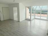 Wohnbereich Ansicht 1 - Helle und freundliche Dachgeschosswohnung mit Terrasse und Lahnblick