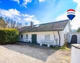 Titelbild - Attraktiver Bungalow mit Pool in ruhiger Wohnlage in Wutöschingen-Degernau