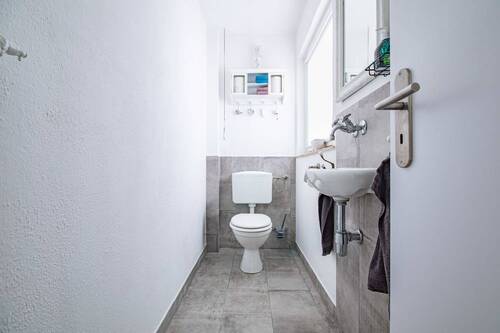 Gäste-WC - 4 Zimmer Einfamilienhaus in Wutöschingen