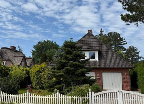 Ansicht_Strassenseite.JPG - 9 Zimmer Mehrfamilienhaus, Wohnhaus zum Kaufen in Sankt Peter-Ording