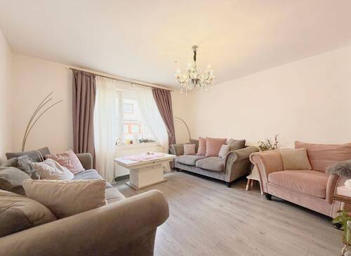 Wohnzimmer - 4 Zimmer Etagenwohnung zum Kaufen in Bremen