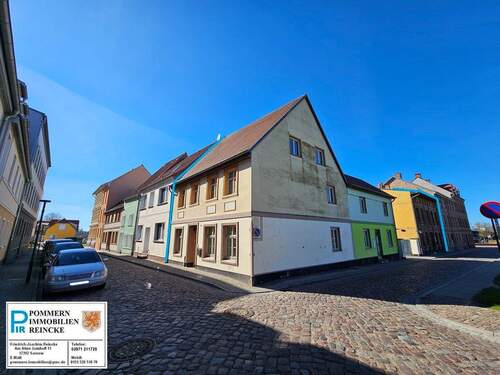 Heilig Geist Str. Ecke Neue Tor Str..jpg - 1 Zimmer Mehrfamilienhaus, Wohnhaus zum Kaufen in Anklam