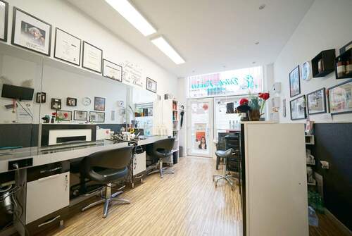 EG hinten Friseur Salon II - 