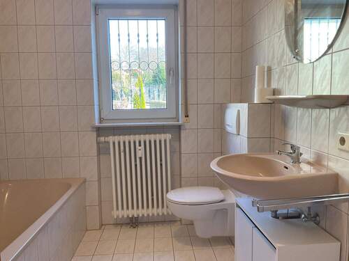 Badezimmer mit Wanne...... - 