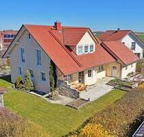 Top gepflegtes Einfamilienhaus mit Doppelgarage in Aschbuch zwischen Beilngries und Denkendorf
