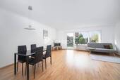 Wohnzimmer - Gepflegtes Reihenmittelhaus mit 5 Zimmern, Süd-Terrasse, Keller und Garten - perfekt für Familien