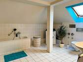 Bad mit Wanne - - 