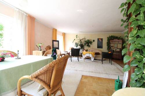 Wohnzimmer Bild 2 - 3 Zimmer Etagenwohnung zum Kaufen in Bad Boll