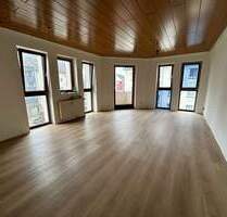 Helle 2-Zimmer-Wohnung (60 m²) | Neue Einbauküche | Balkon | Aufzug | WG-geeignet - Essen Altendorf