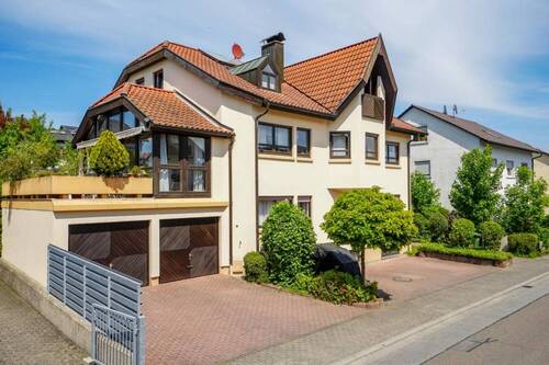 Stattliches Dreifamilienhaus - 1 Zimmer Mehrfamilienhaus, Wohnhaus zum Kaufen in Mörlenbach