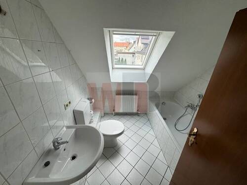 Badezimmer mit Fenster - 