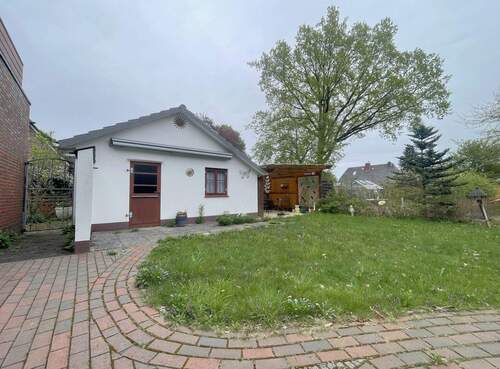 Garage und überdachte Terrasse - 