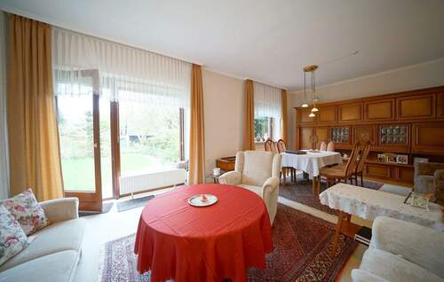 Wohnzimmer - 7 Zimmer Doppelhaushälfte in Bremen