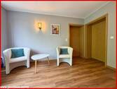 Treppenhaus und Wohnungseingang - 