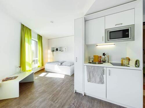 Wohnbereich - 1 Zimmer Etagenwohnung zur Miete in Frankfurt am Main