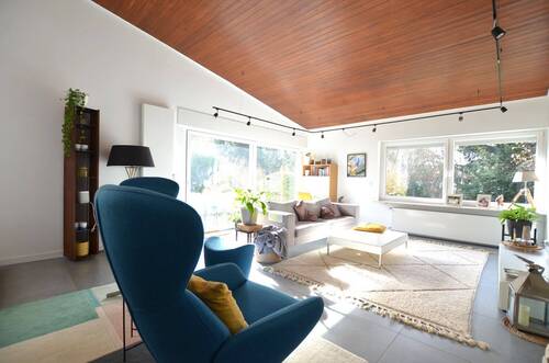 Wohnzimmer 2 - Einfamilienhaus mit 248,00 m&sup2; in Schwalbach am Taunus zum Kaufen