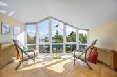 sowie einer luftigen Galerie mit Weitblick - 
