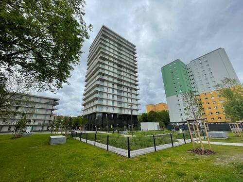 Hausansicht - EBK, Stellplatz und ein grandioser Ausblick über Erlangen!