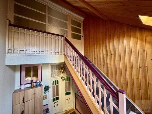 Treppenaufgang Dachgeschoss - Mehrfamilienhaus, Wohnhaus in Rudolstadt zum Kaufen