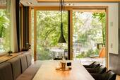 Essbereich mit Blick auf den Karpfenteich - 5 Zimmer Einfamilienhaus in Groß Glienicke