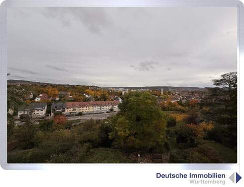 Ausblick - Schöne 2-Zimmer DG Einlieger Mietwohnung in Bad Cannstatt