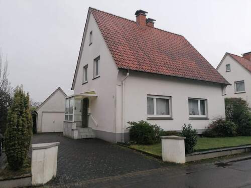 Bild 1 - Frohes Weihnachtsfest ! Suchen Sie ein gepflegtes Einfamilienhaus mit Einliegerwohnung in Lage-Kachtenhausen ?