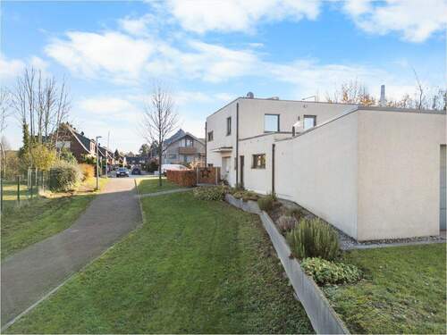 Peter Dondorf Immobilie - Außenansicht - 8 Zimmer Einfamilienhaus in Aachen / Brand