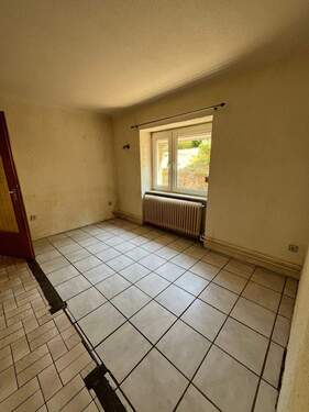 Blick in die Küche - Einfamilienhaus mit 150,00 m&sup2; in Spiesen-Elversberg zum Kaufen