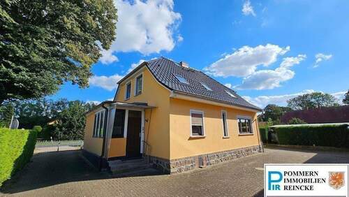 Hofseite.jpg - Haus, Hof, Scheune und Garten! - 245.000,00&nbsp;EUR Kaufpreis, ca.&nbsp; 135,00&nbsp;m&sup2;&nbsp;Wohnfl&auml;che