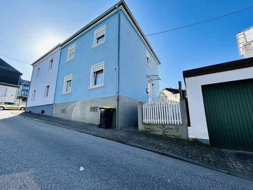 Seitenansicht - Mehr Raum fürs Leben - modernes Familiennest mit Garten, Nähe zur Stadt und ganz viel Gefühl