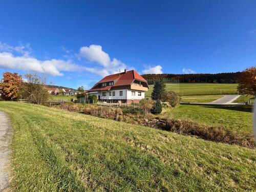 Ansicht - Einmalige Gelegenheit! Freistehendes Einfamilienwohnhaus mit Platz im Überfluss!