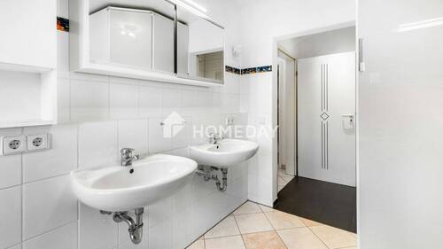 1. OG Badezimmer 1 - 
